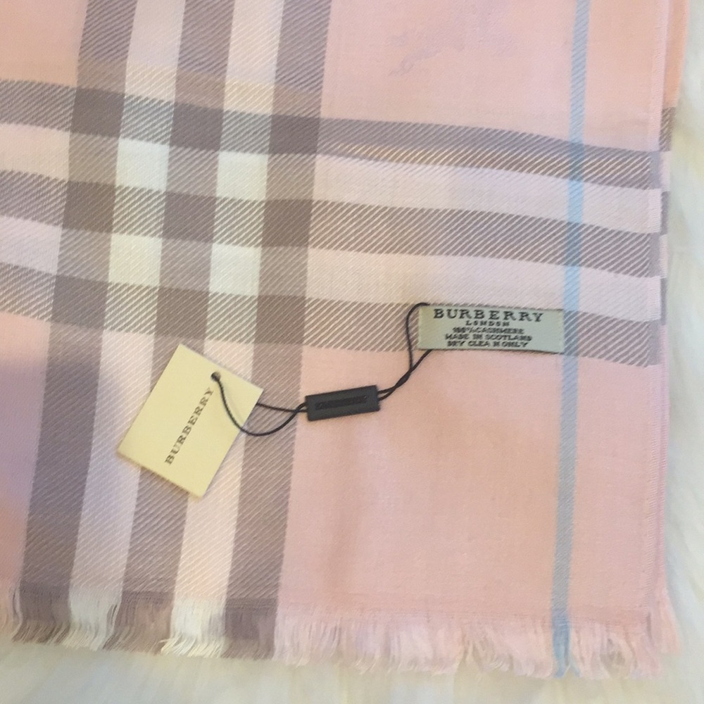 Burberry scarf 100% cashmere